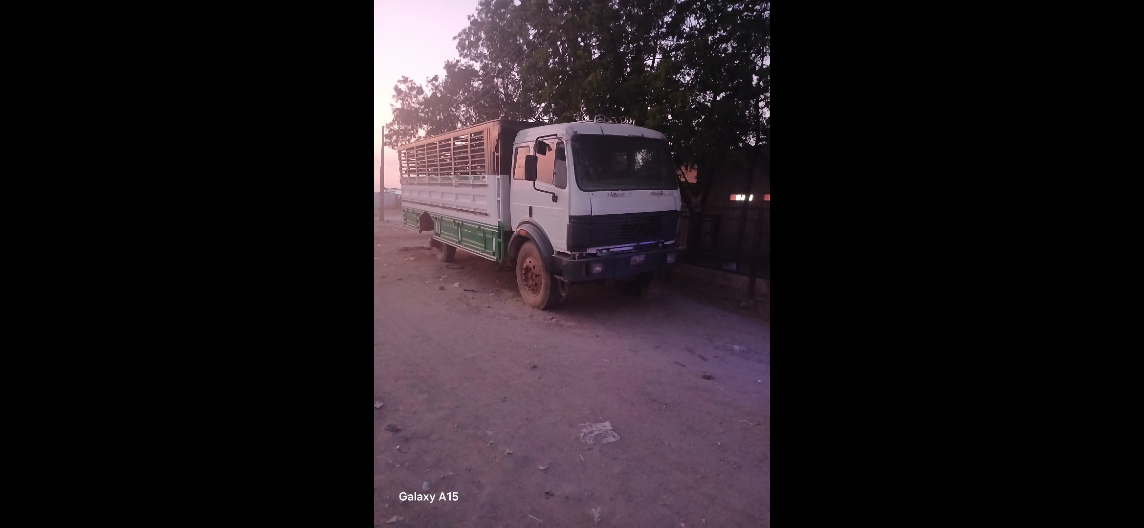 شاحنة مرسيدس ١٥طن عام ١٩٨٦ مكنه ٤٤١lb