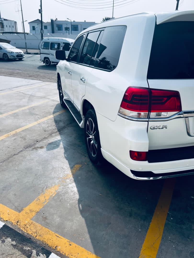 تيوتيا كروزر 2016