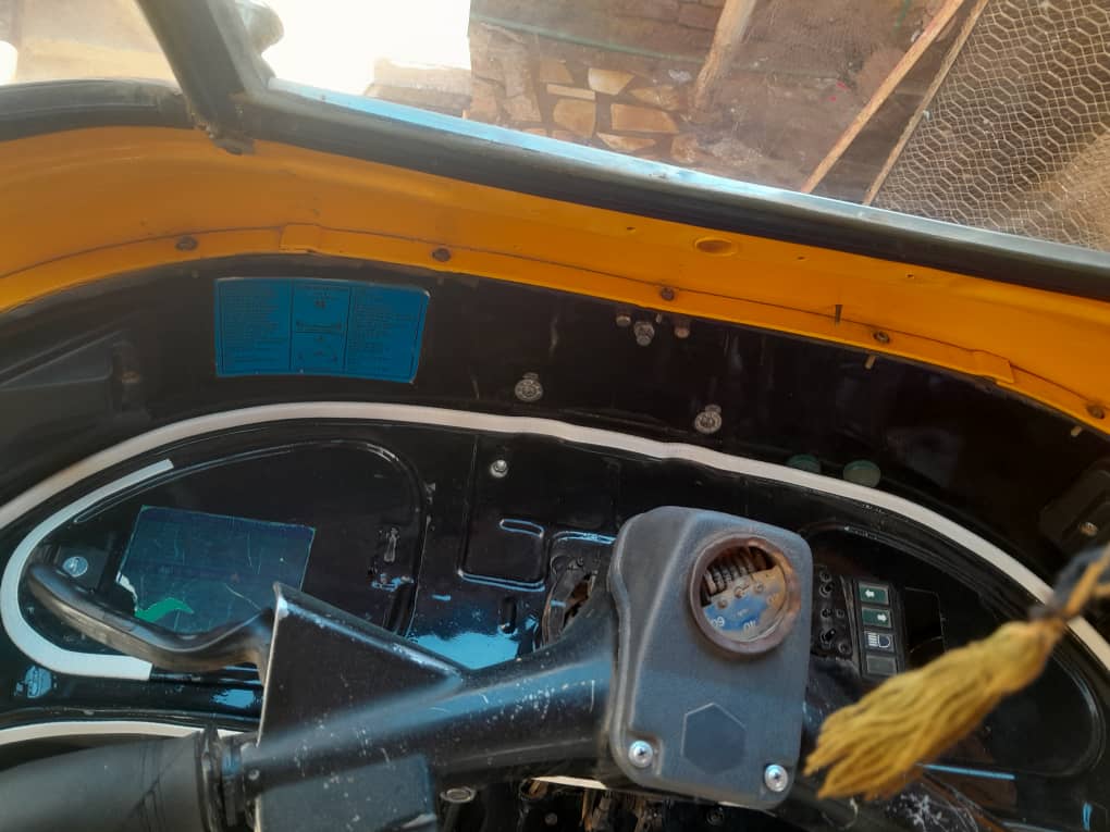 ٢٠١٣  منفوض نفض عام  السعر ٨٥٠٠ تفاوض بسيط  المكان ام درمان شارع الوادي