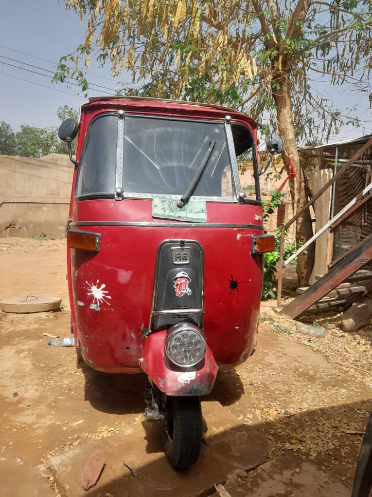 ٢٠١٠  جوه شركه بره مرشوش  السعر ٦٧٠٠ تفاوض بسيط  المكان ام درمان شارع الوادي